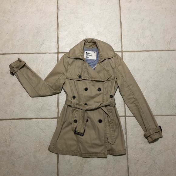 Trench Coat 🧥 - Picture 1 of 5